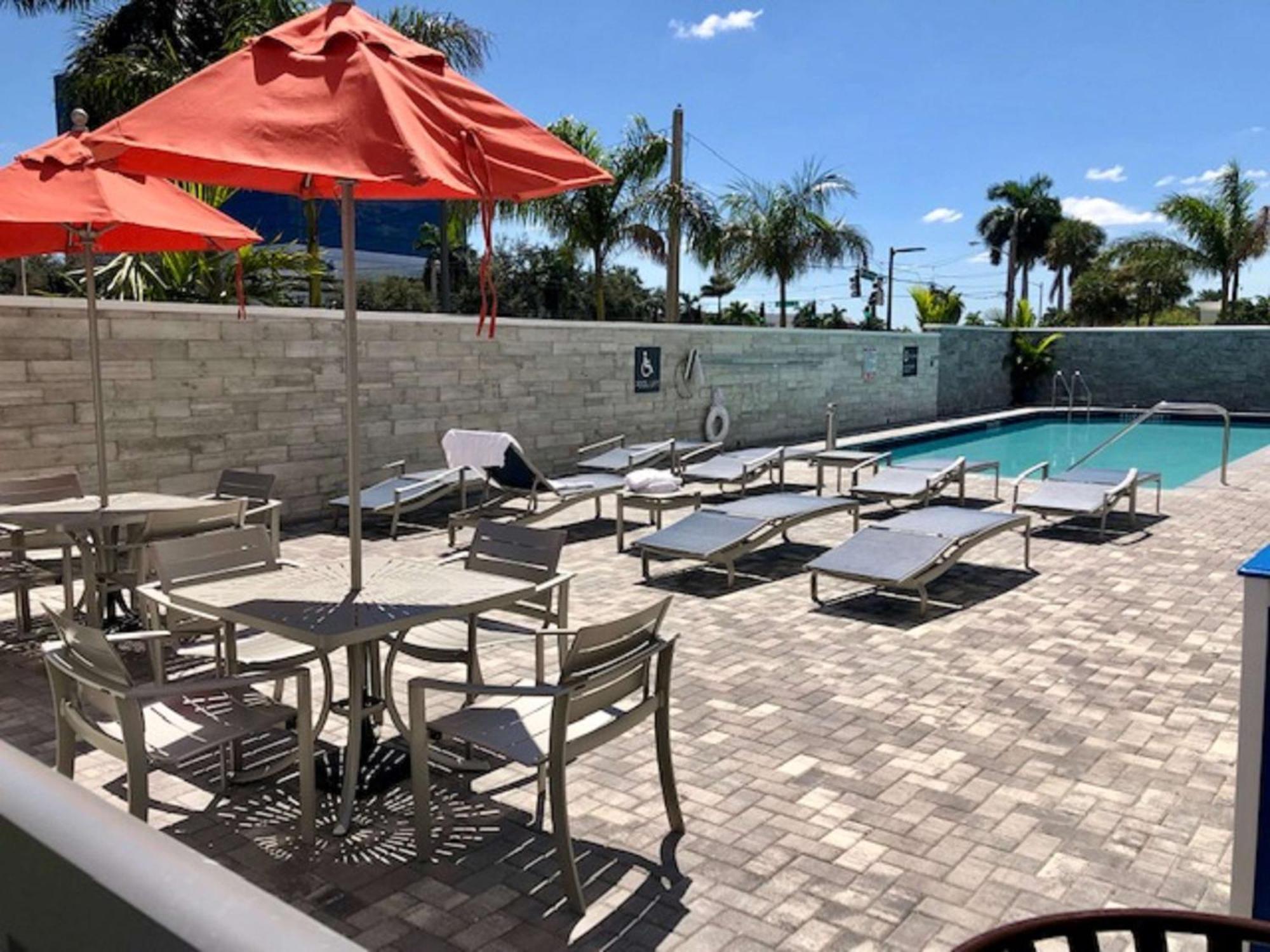 Hilton Garden Inn West Palm Beach I95 Outlets Екстер'єр фото